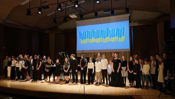 news-prepleteni-revija-pianistov-glasbenih-sol.JPG