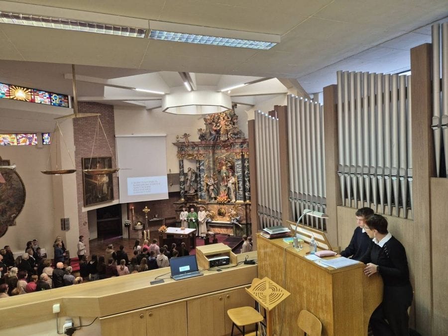 news-ucenci-orgel-v-cerkvi-sv-mihaela-v-sostanju.jpg