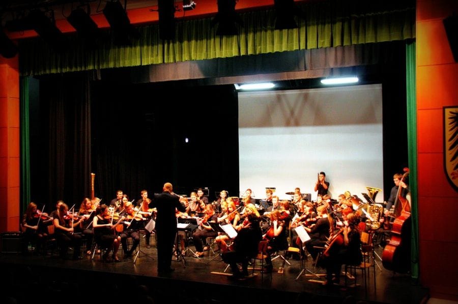 news-nastop-orkestrov-glasbene-sole-velenje-v-sostanju-10-decembr.JPG