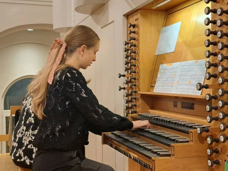 news-oblika-v-orgelski-glasbi-gostovanje-nasih-ucencev-in-dijakov.jpg