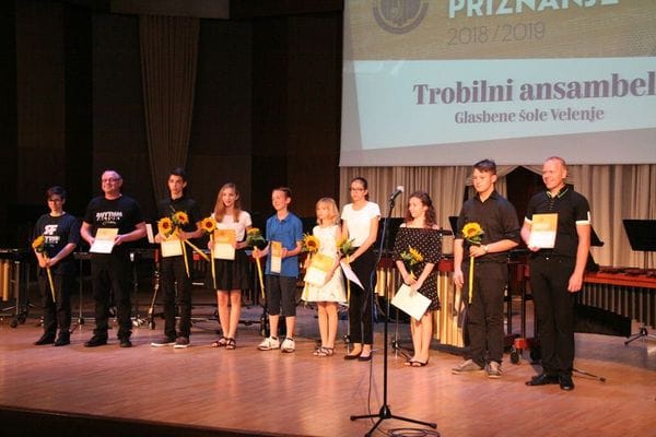 news-podelitev-spriceval-in-korunovih-priznanj-ob-zakljucku-pouka.JPG
