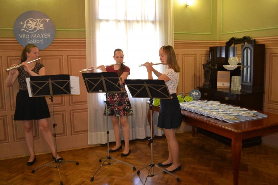 news-tradicionalen-sprejem-najuspesnejsih-devetosolcev-pri-zupanu.JPG